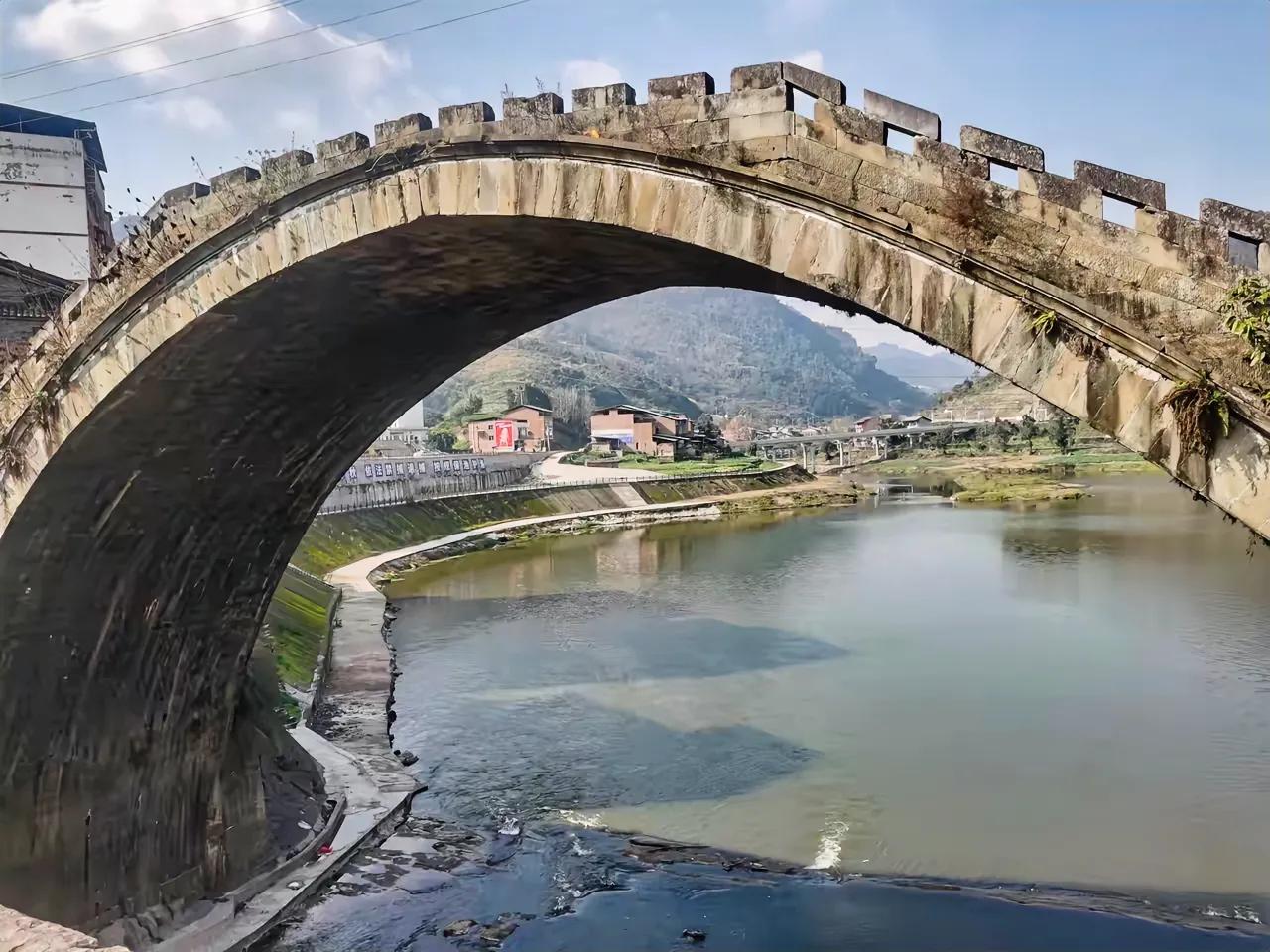 高拱桥：岁月沉淀的水乡明珠

在达川区大风乡，高拱桥静卧于悠悠岁月之中，承载着深