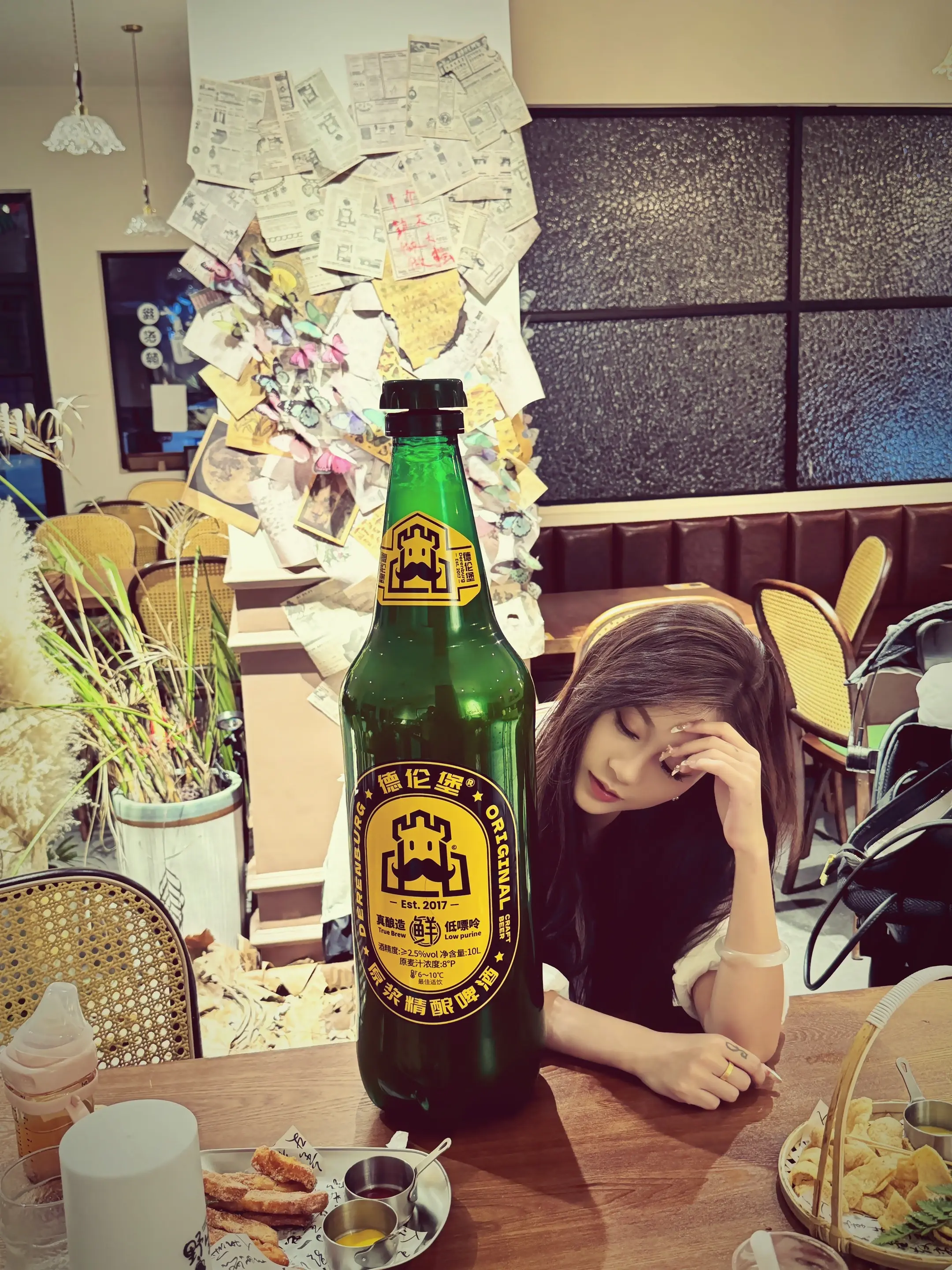本想喝完这瓶酒就去找你的 结果这瓶酒我怎么也喝不完