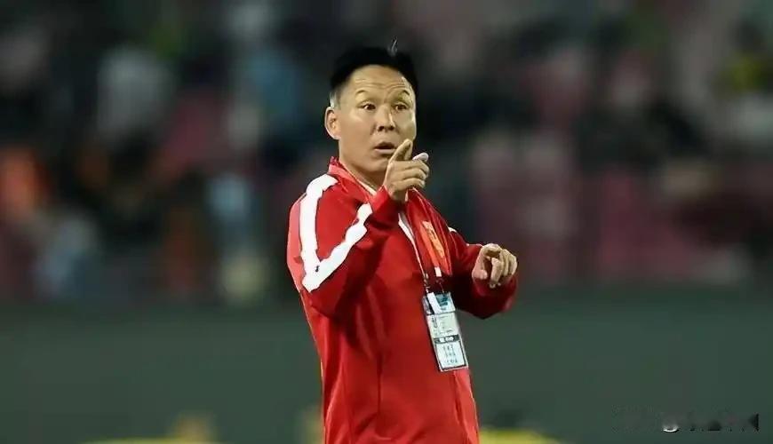 身处中国足球圈多年，李辉有着自己的处世之道。“在这个圈子待够五年，自然能看清各种