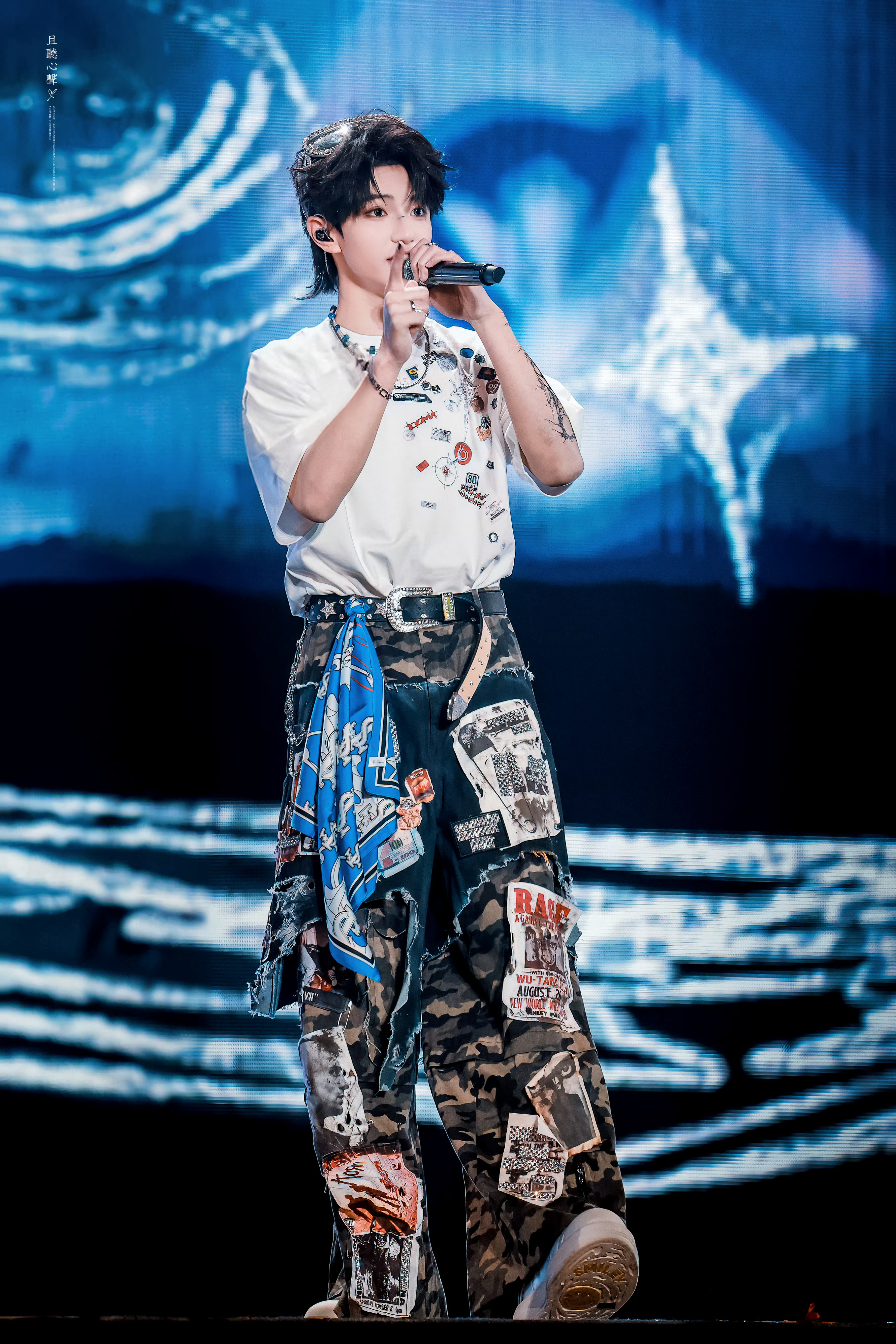 穆祉丞发开箱视频谁能懂穆祉丞从小到大都是运动系男孩🥹开箱nike属于是“专业对