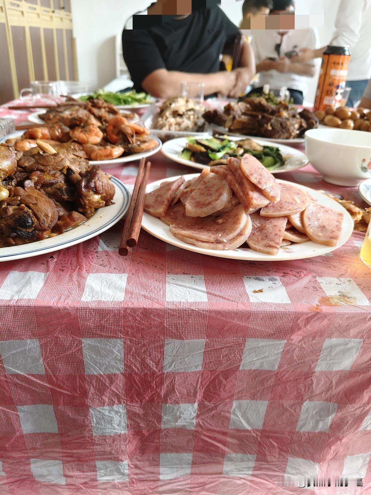 30多年前，这样的招待标准你敢想吗？

当年物质匮乏，一贫如洗。接兵的干部过来，