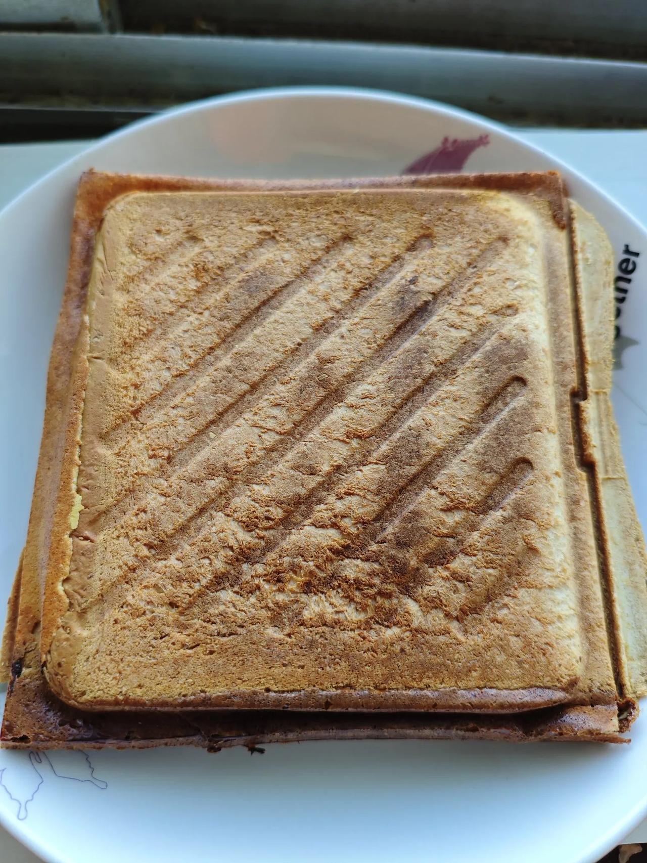 早餐机真的很给力
多厚的面包都能压实