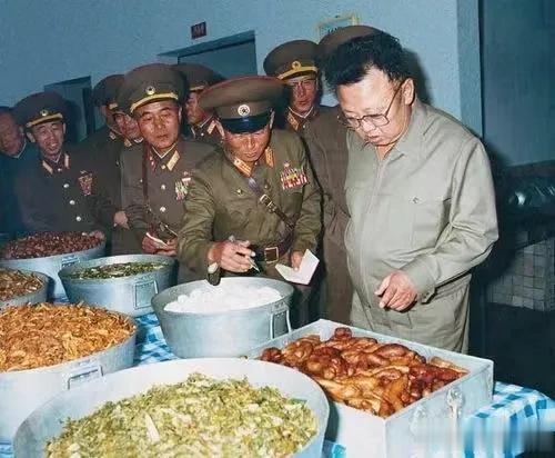 首长检查伙食，有没有热泪盈眶[笑哭]