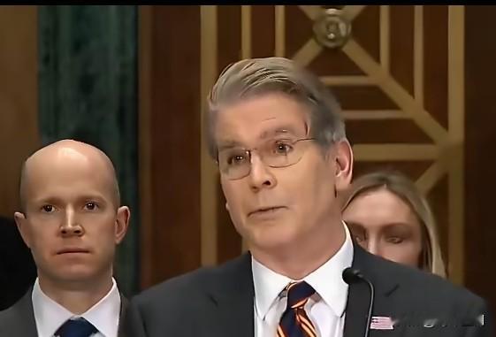 财长贝森特：我以前确实在给投资者的信里写过，认为关税会推高物价和通胀。

但就在