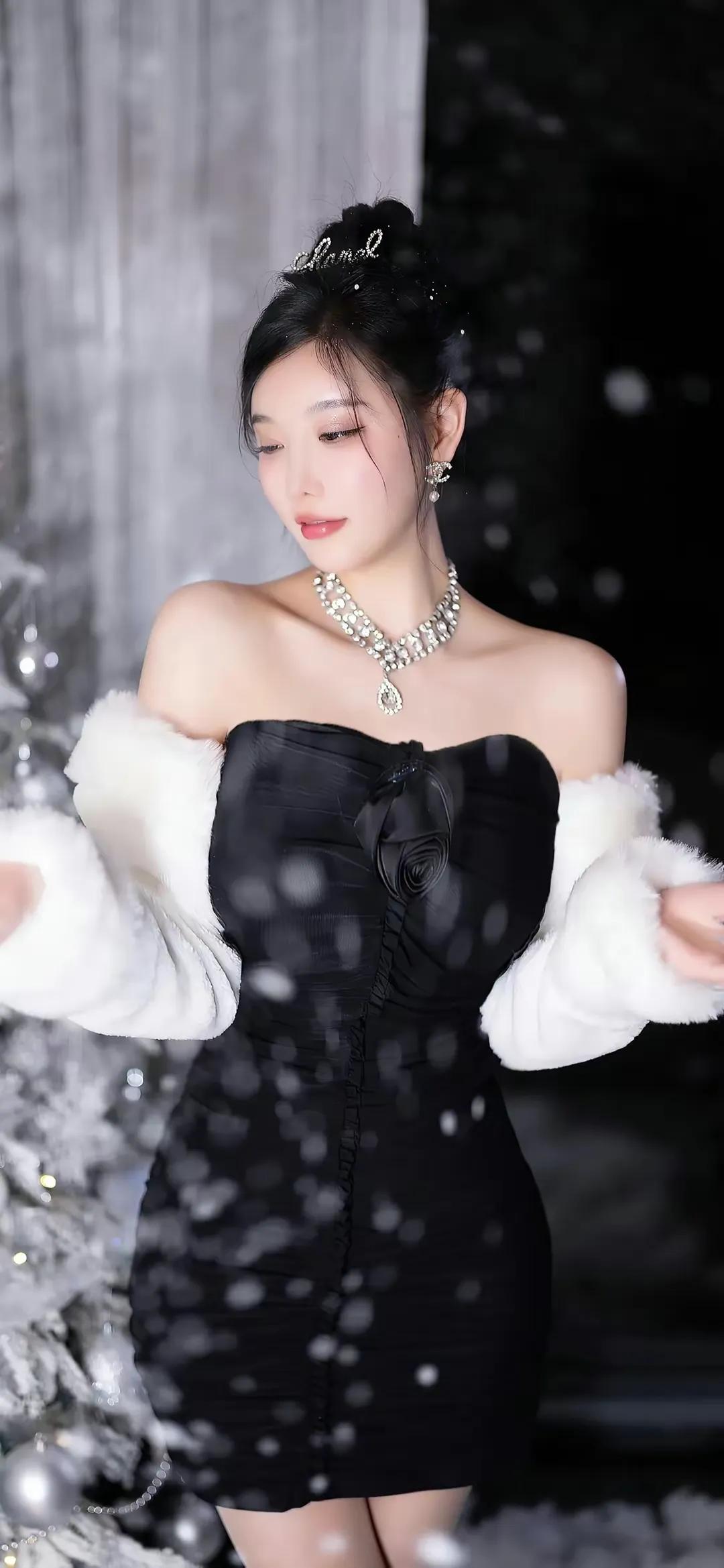 美女晨晨，黑裙展示，淑女装展示，美翻天