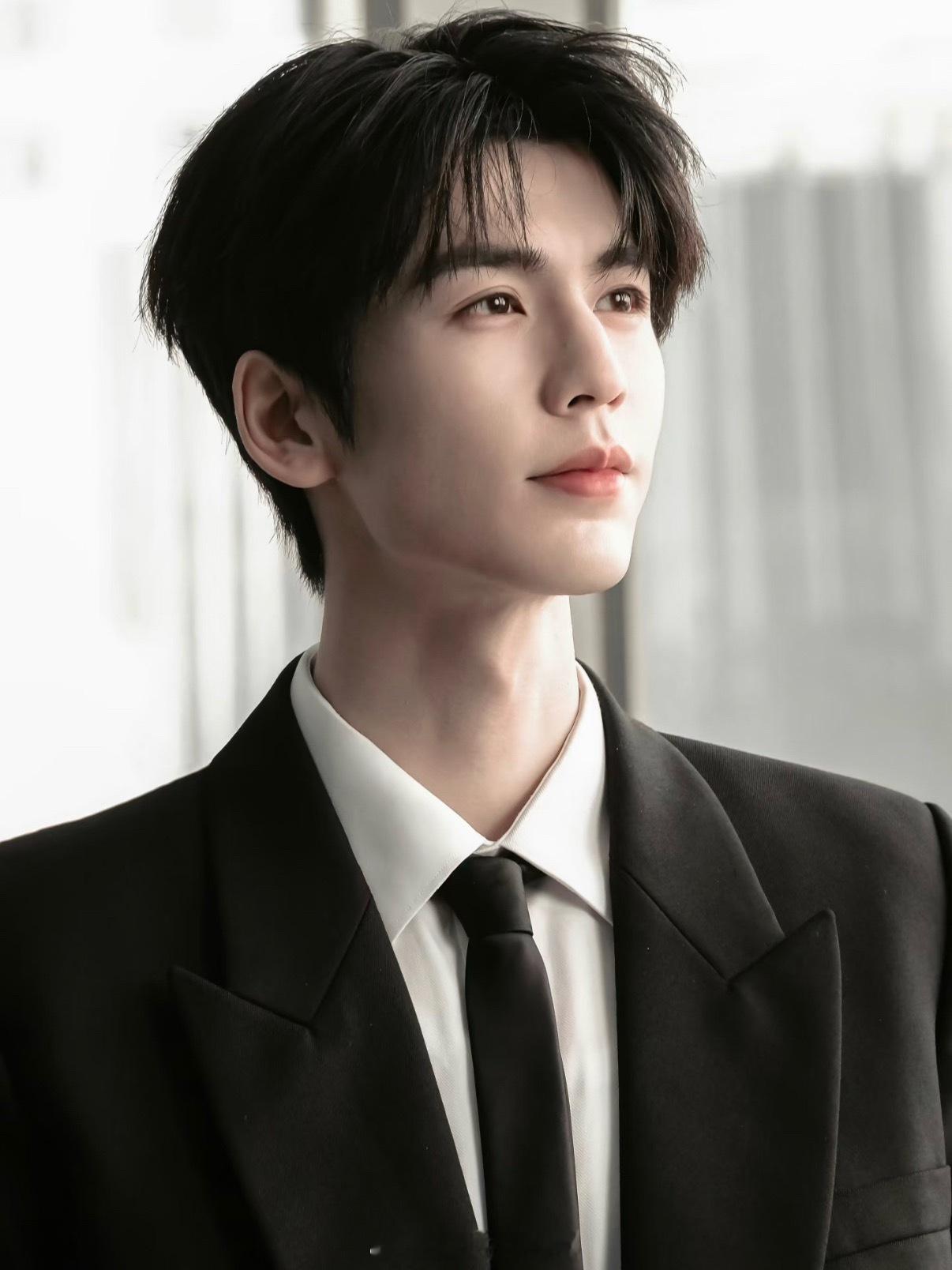 🍉张凌赫下部剧《杀死世另我》，这男频好饼，你期待吗