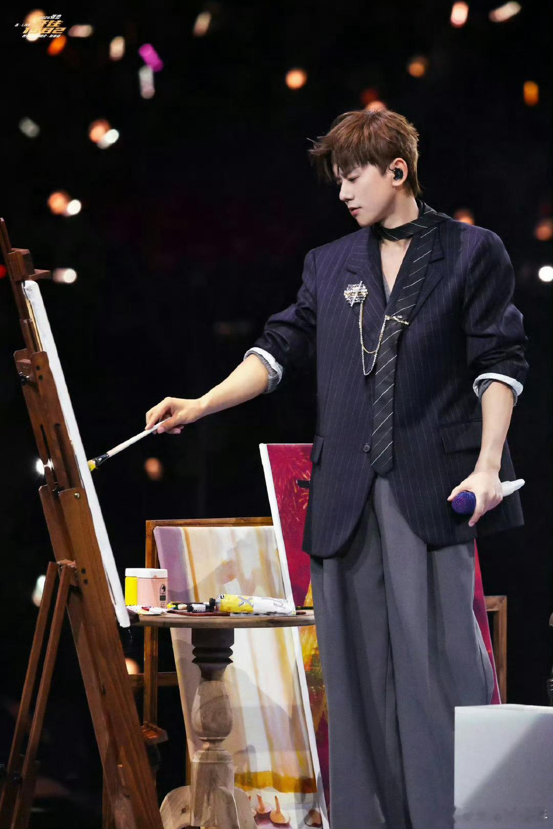 张杰说我想你们多听听我的音乐张杰成都演唱会暖心官宣退出所有歌迷投票类活动，不愿让