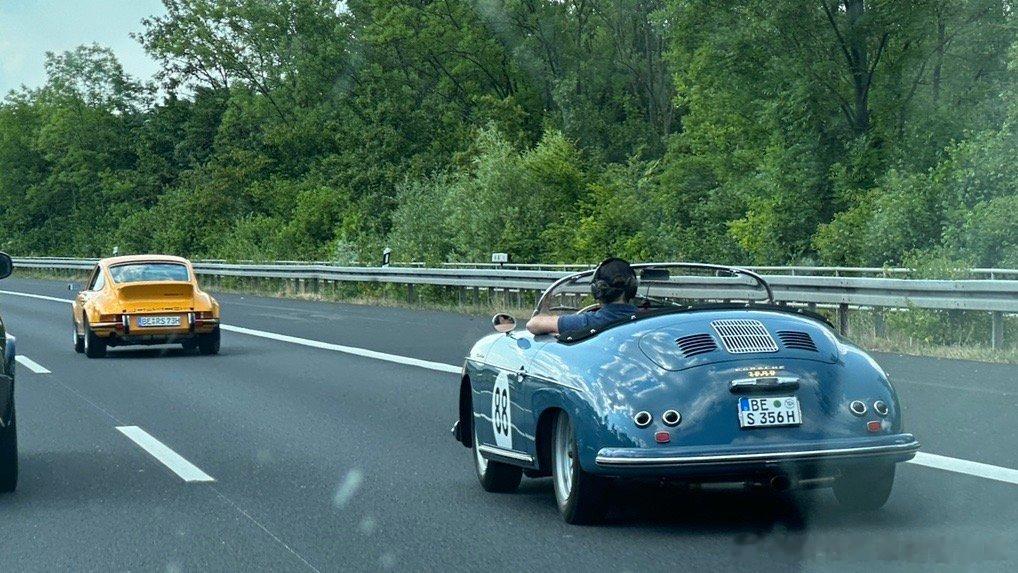 捕获组队的野生356 Speedster和Carrera 2.7RS！俩人都戴着