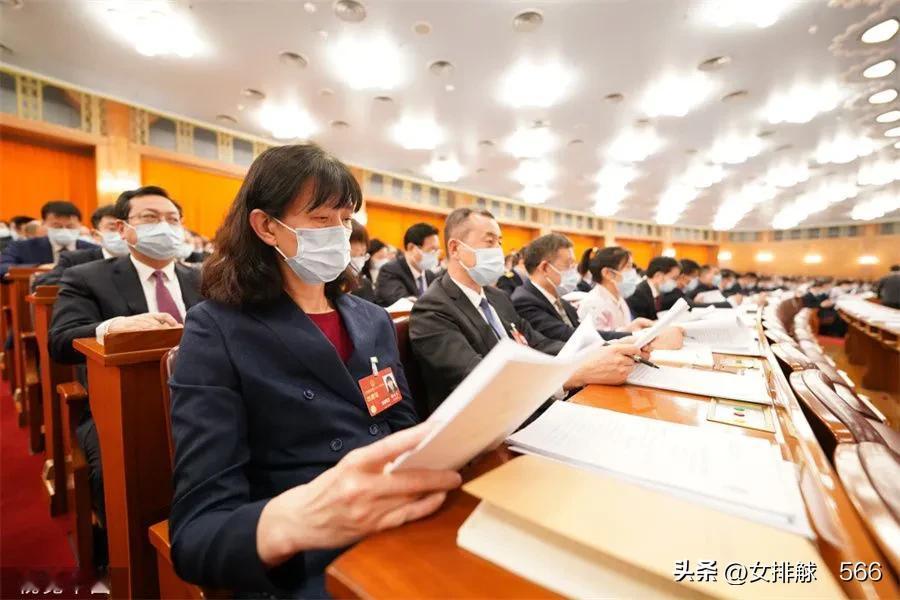 赖亚文辜负了1300万人的期望
      一年一度的人大会议即将展开，所有代表