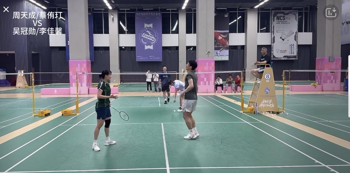 梦幻联动！
打单打的周天成居然在打混双，而且搭档还是世界冠军蔡侑玎！
肉粥组合✨