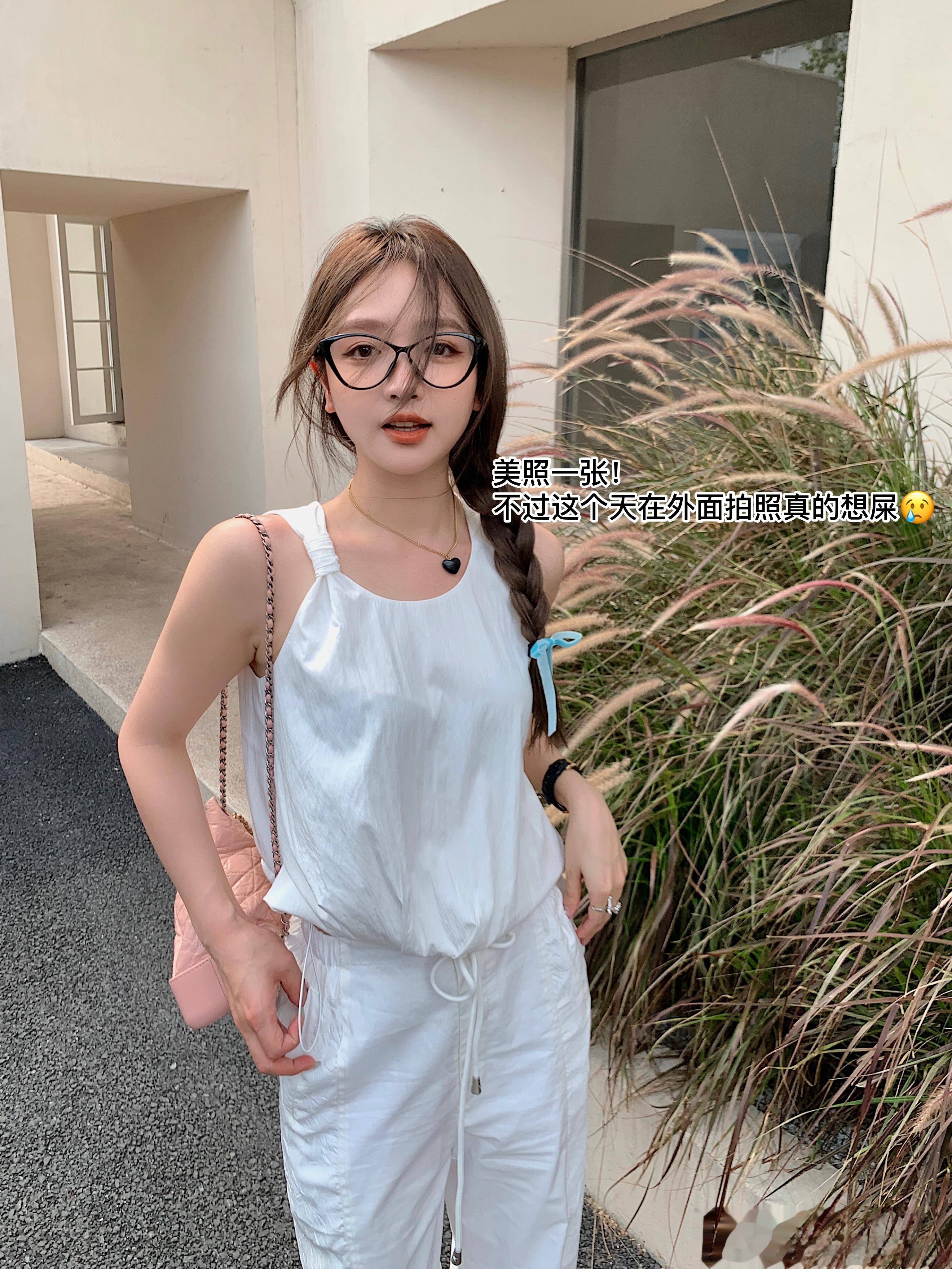 最近也有在享受生活🦶🏻但是吧 最近的气温上升到无法忍受了 真的不想出门大家看
