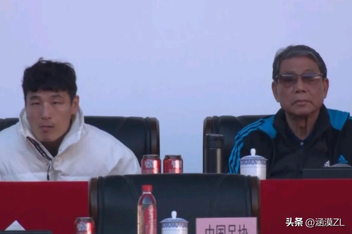 三大球运动会，U18山东男足1:0上海队夺冠，武磊和他的恩师徐根宝也出现在了看台