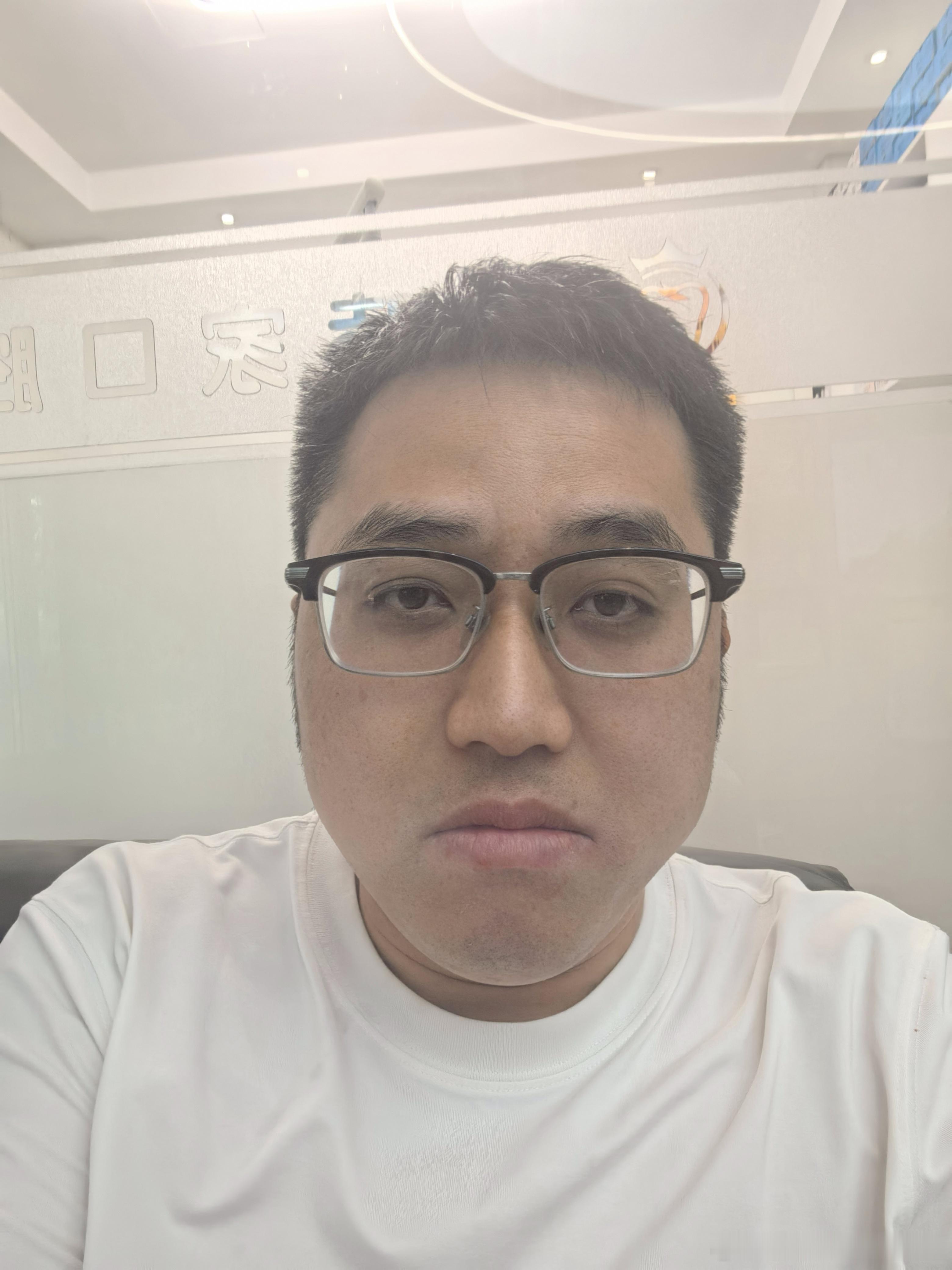 今天九三盛大阅兵 办了两件大事，拔了两颗牙（拖了好久了），认认真真给我的福特烈马