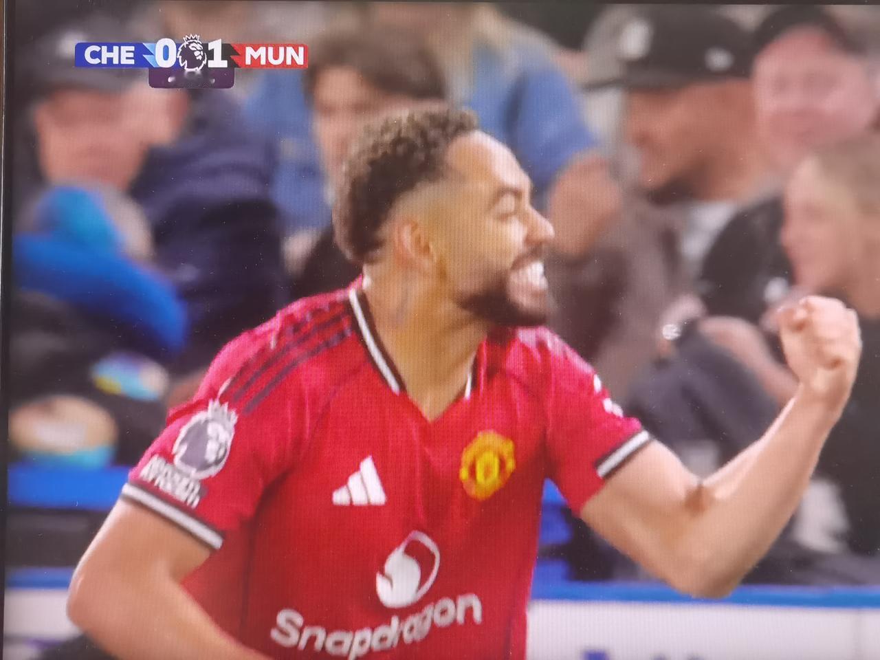 曼联客场胜切尔西，重返欧冠只待盖章
        昨晚英超第33轮，曼联凭借库