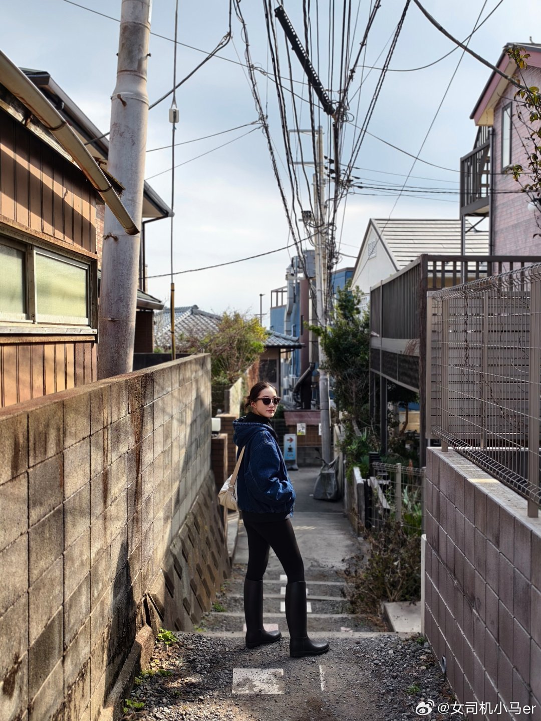 雨靴穿搭又上线了最近很喜欢随手拎起来就能穿的衣服既舒服轻松 又不显得太邋遢于是迪
