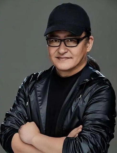 不得不承认，面相之说根本不能当真，歌手刘欢便是最好的例子。单看他的样貌，按照古籍