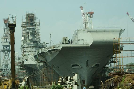 【最新消息：俄罗斯影子舰队油轮“维拉特”号再次遭袭】
安卡拉时间2025年11月