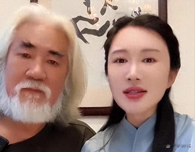 表面秀恩爱，实则自曝家丑，备孕5胎的杜星霖，撕毁张纪中的体面