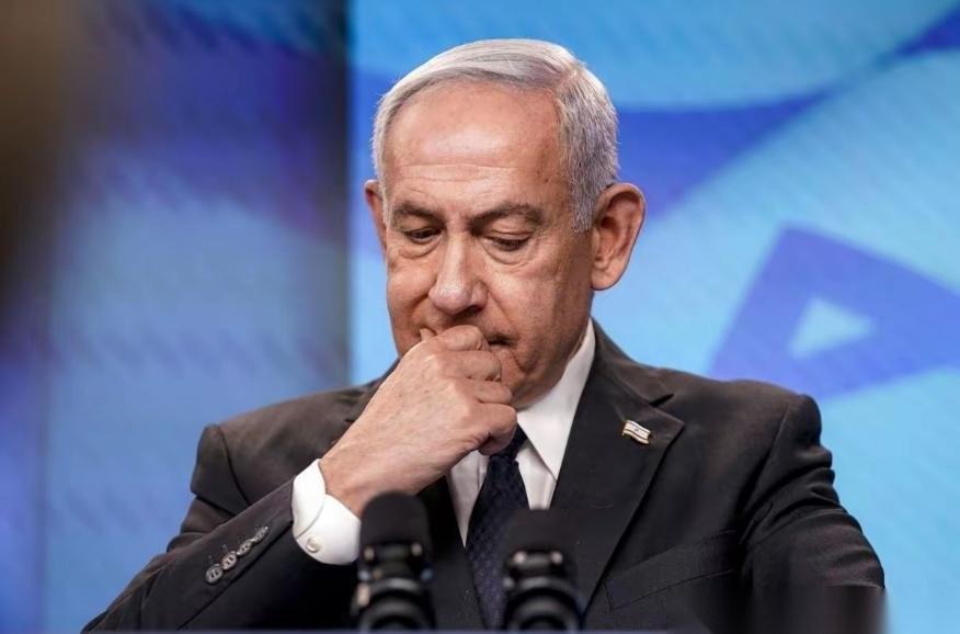 特朗普只是一个棋子罢了，现在美国背后真正的主人犹太人开始给特朗普下命令了。最近，