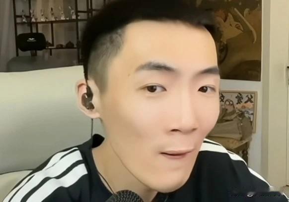 散打哥真实事件，早将资产过户到真真姐名下。

             李舒克还