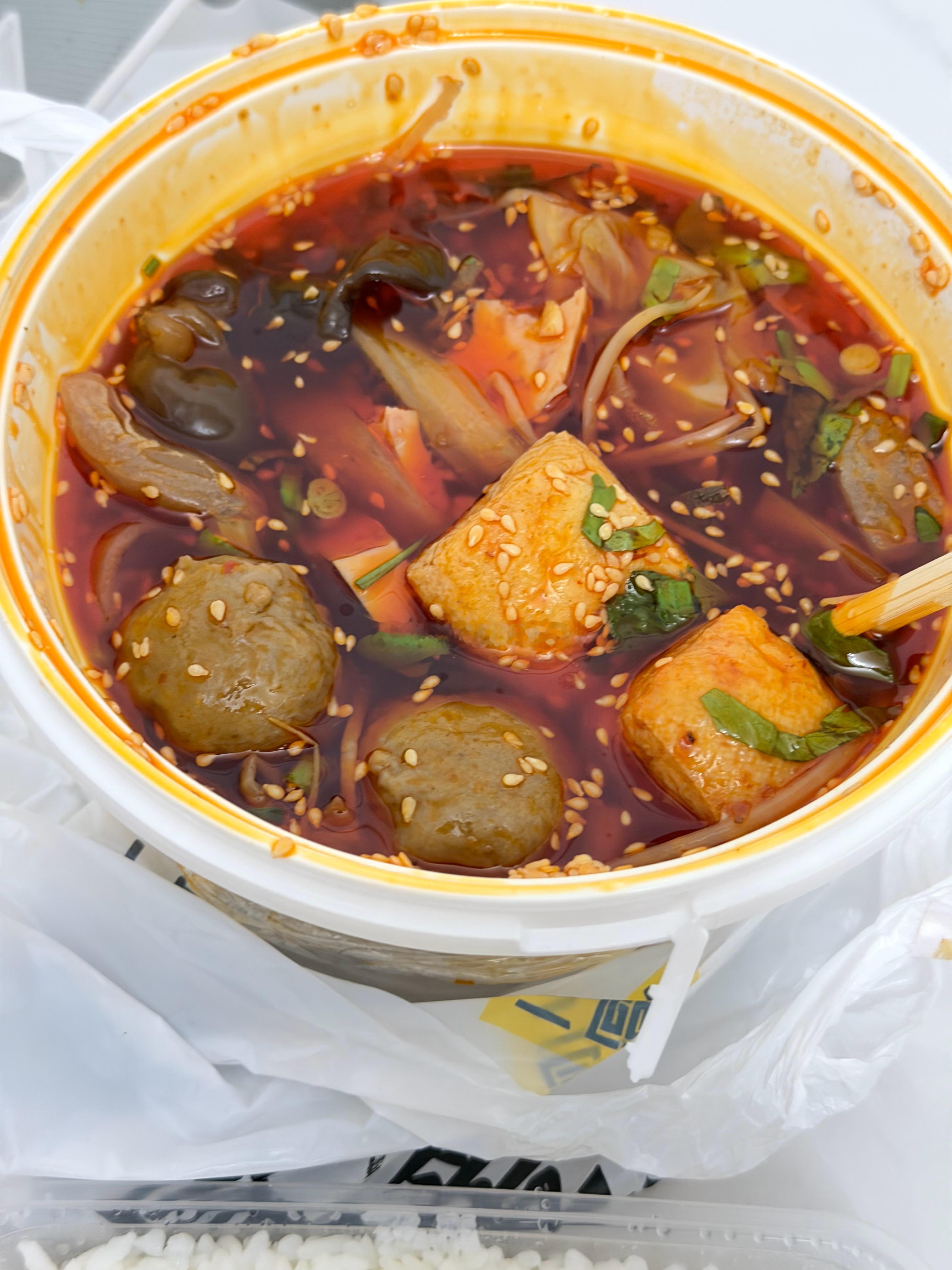 当代年轻人的做饭现状belike周二点了一顿冒菜 给我拉了四天  我以后一定自己
