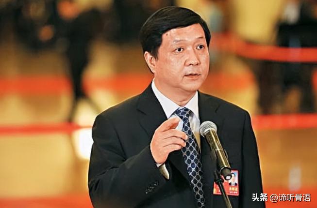 就在这两天，中科院的官网上，有个变化不简单：歼-20的总设计师杨伟，简历被撤了。