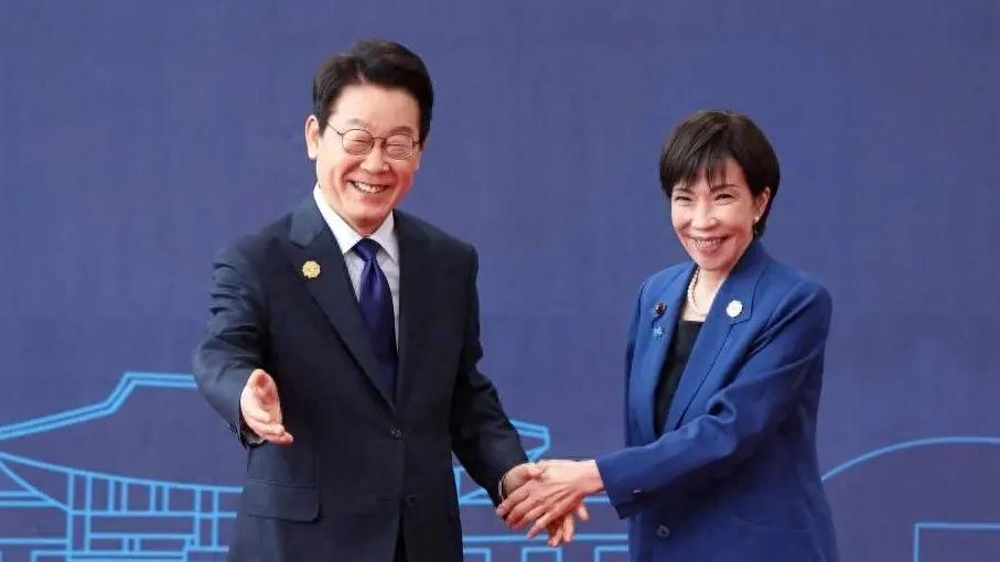 荒唐温泉外交照见野心，警惕日本军事化暗流涌动
 
以温泉邀约开展外交博弈，高市早