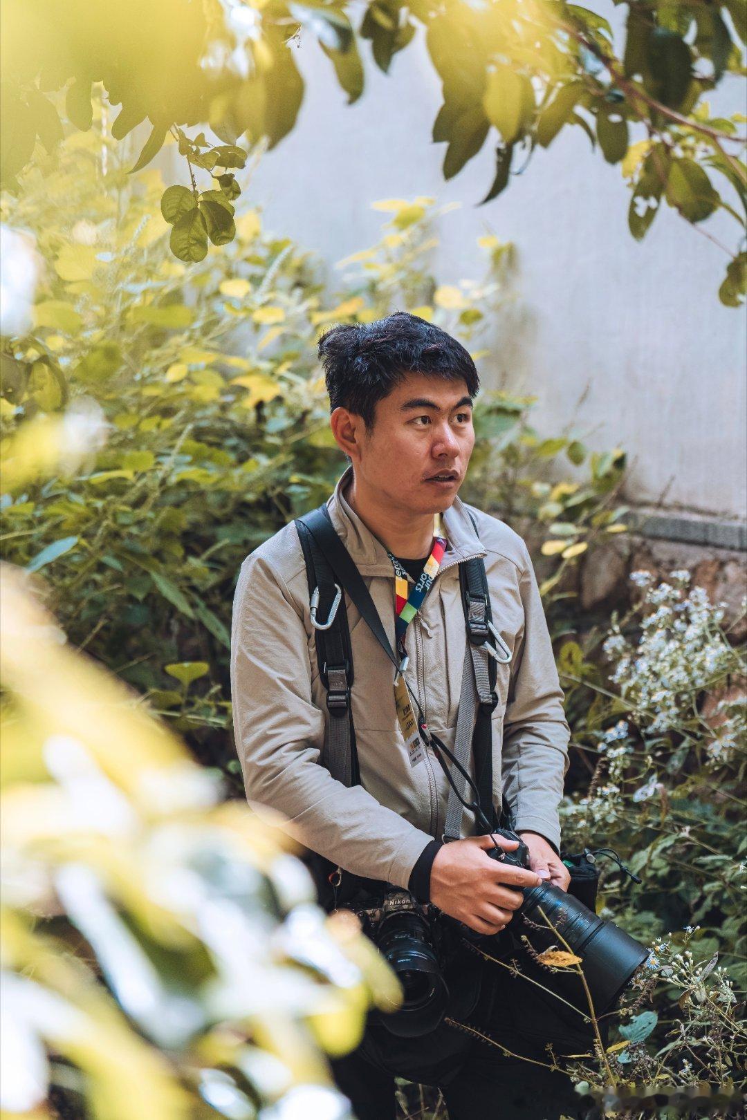 秋枫传媒 今天是个幸运的日子​定了三场十一月的工作新置办了身日常装备明天继续出差
