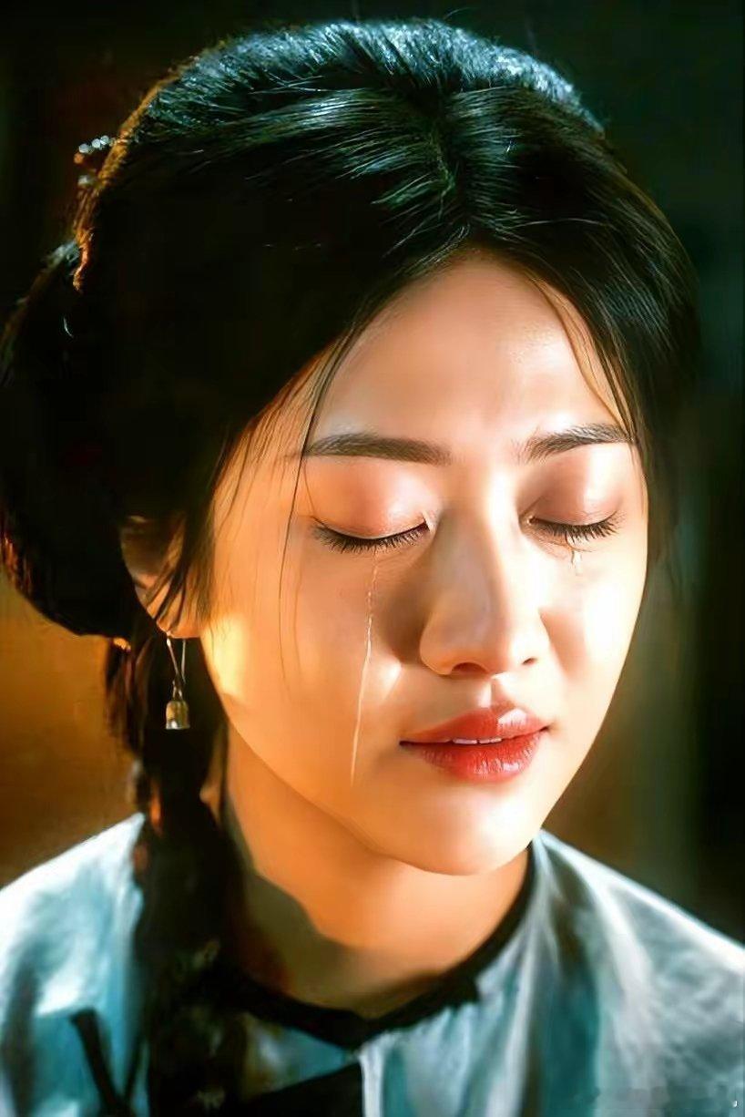 《大生意人》副CP直接把主角的风头抢光。朱亚文演的李成，一个满手血债的义军将领，