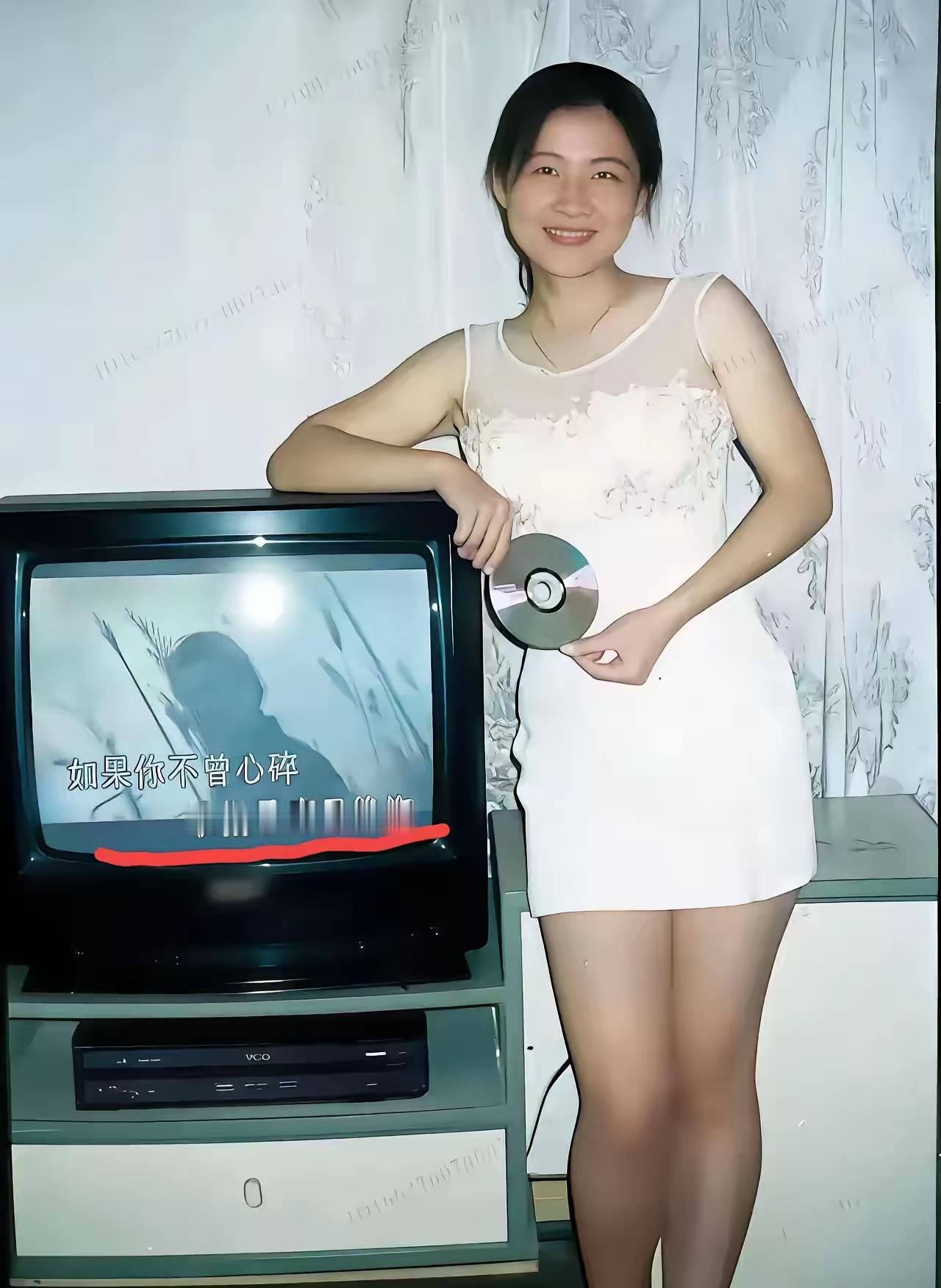 这是哪位歌星的歌？应该有些年代了吧。