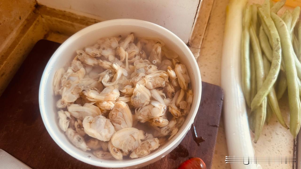 现在什么敢吃吗，都不知道，没有可信的了。今天中午也就是大年初一做个海鲜，冷冻的海