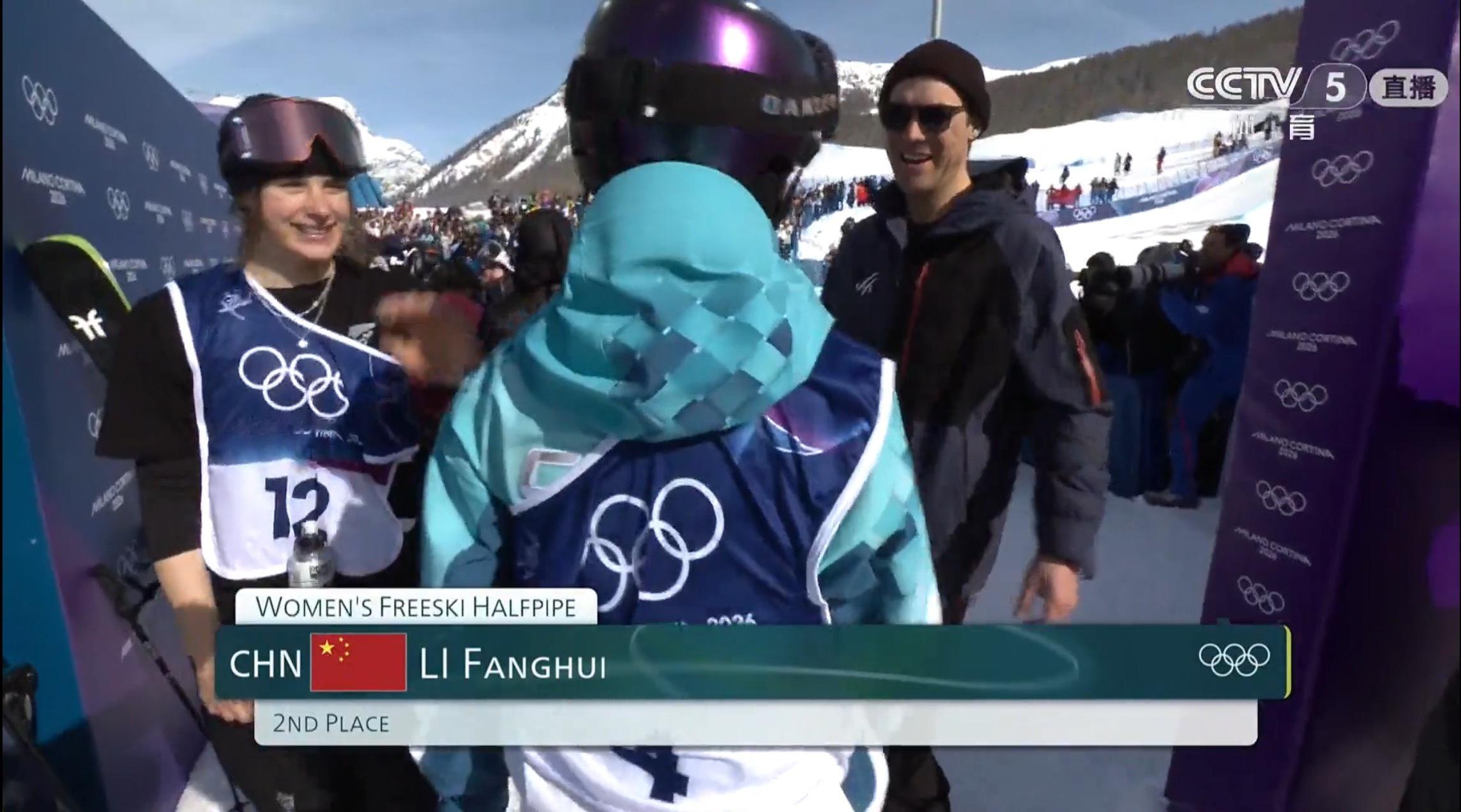 谷爱凌金牌李方慧银牌恭喜谷爱凌拿下米兰冬奥会冠军，再前面两个项目连续拿到两个银牌