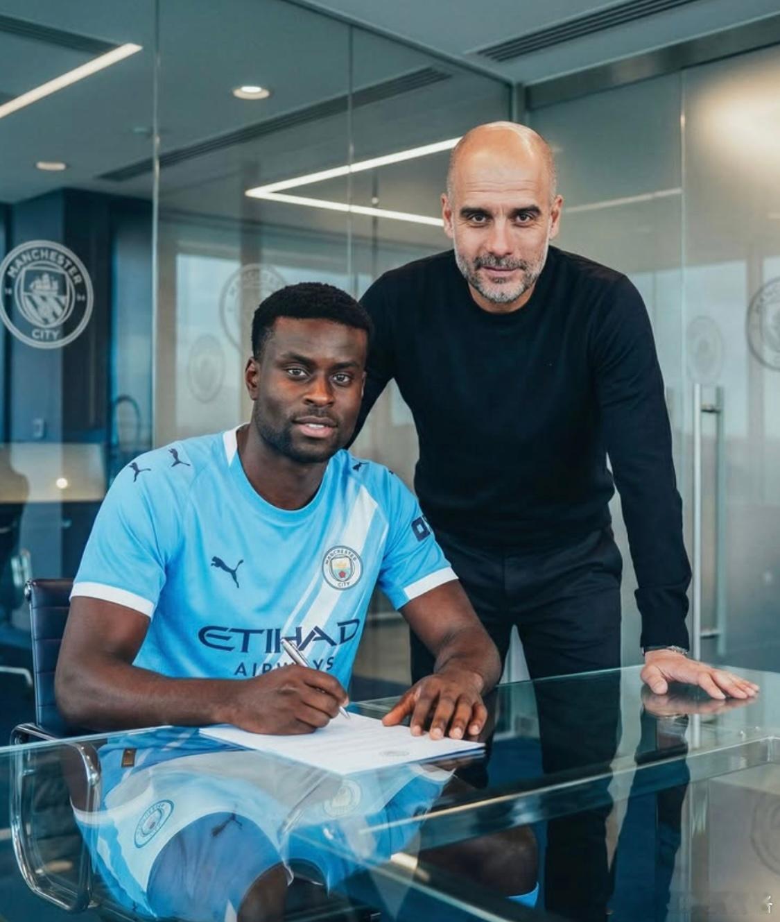 罗马诺：曼城已与格伊签约至2031年，球员周薪超30万镑北京时间1月19号日，据