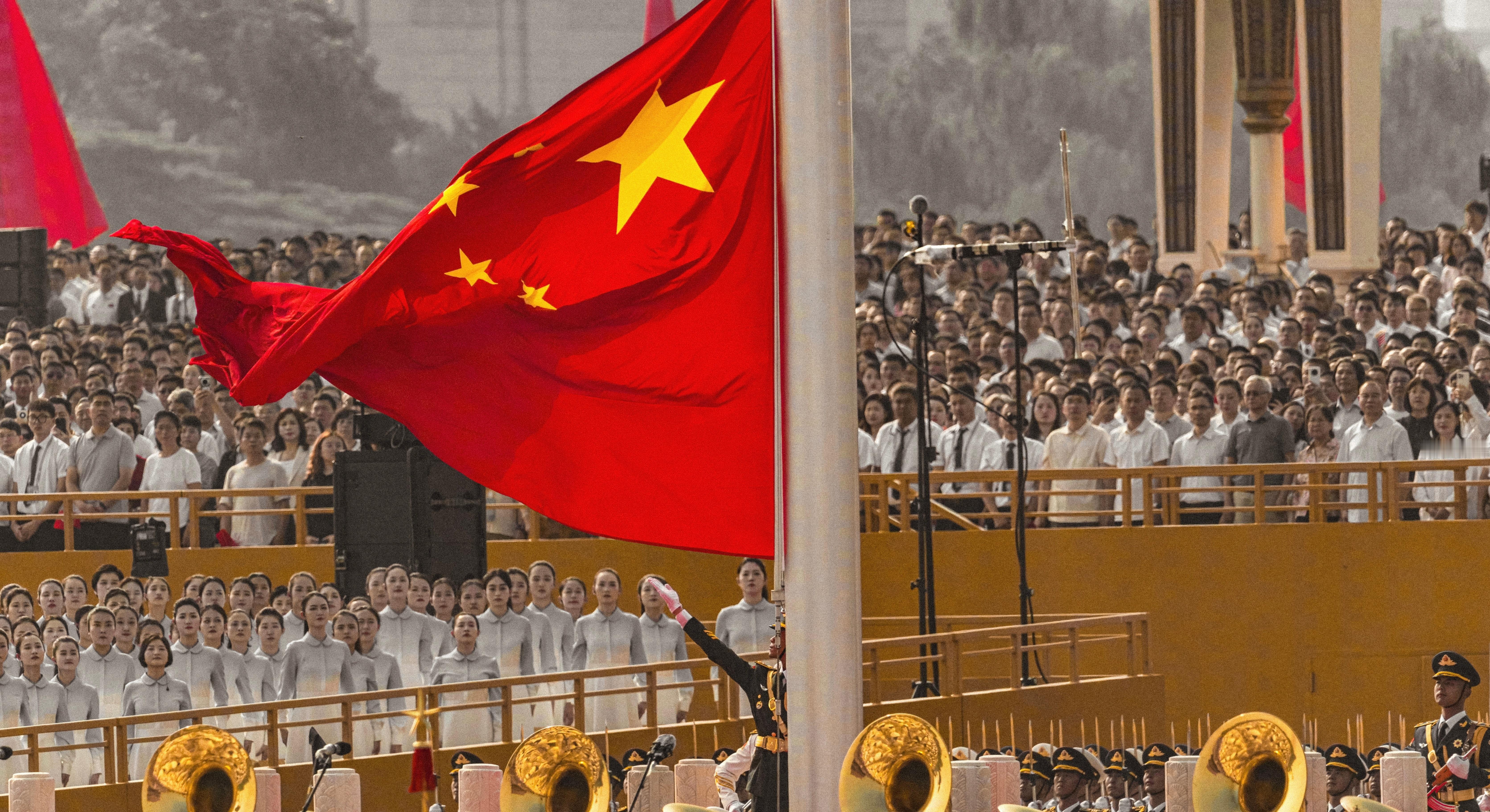 最喜欢的一张…张扬的热烈的希望🇨🇳🇨🇳 ​​​