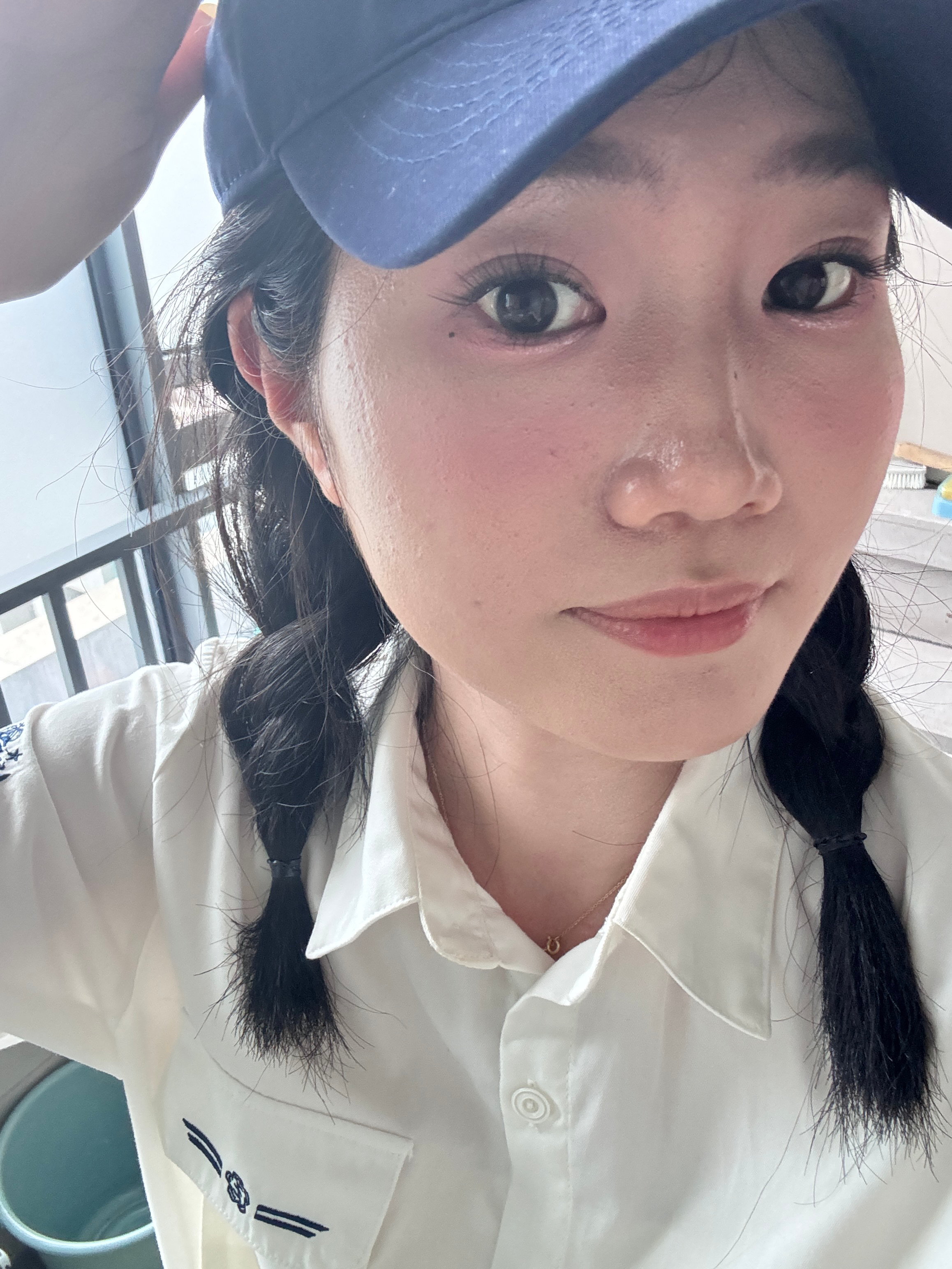 嘿嘿！本来这身去拍毕业照的 现在被鸽了明天看看能不能拍上 