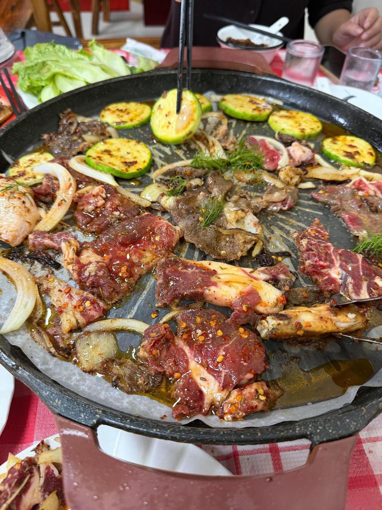 没事，吃点烤肉，解解馋