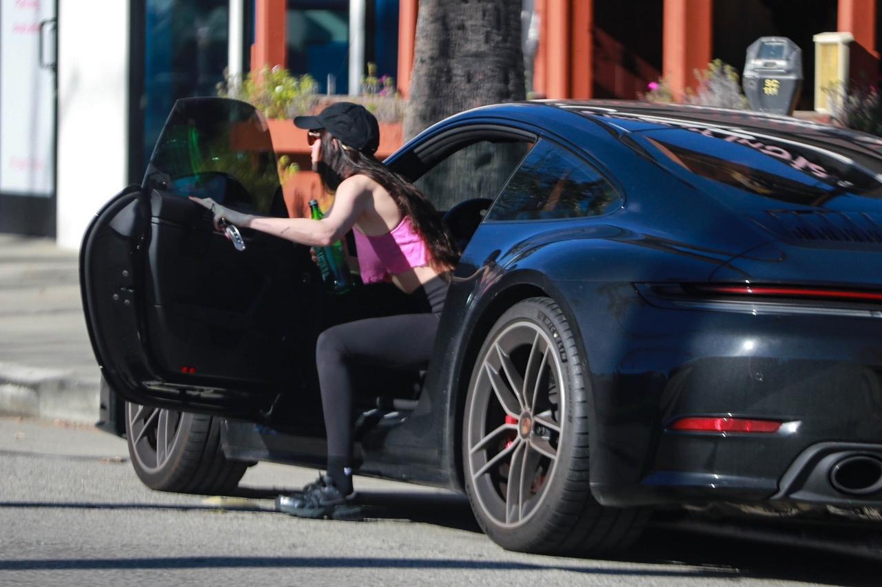 1月13日 | 爱健身的达科塔·约翰逊被拍到抵达位于加利福尼亚州洛杉矶的健身房。