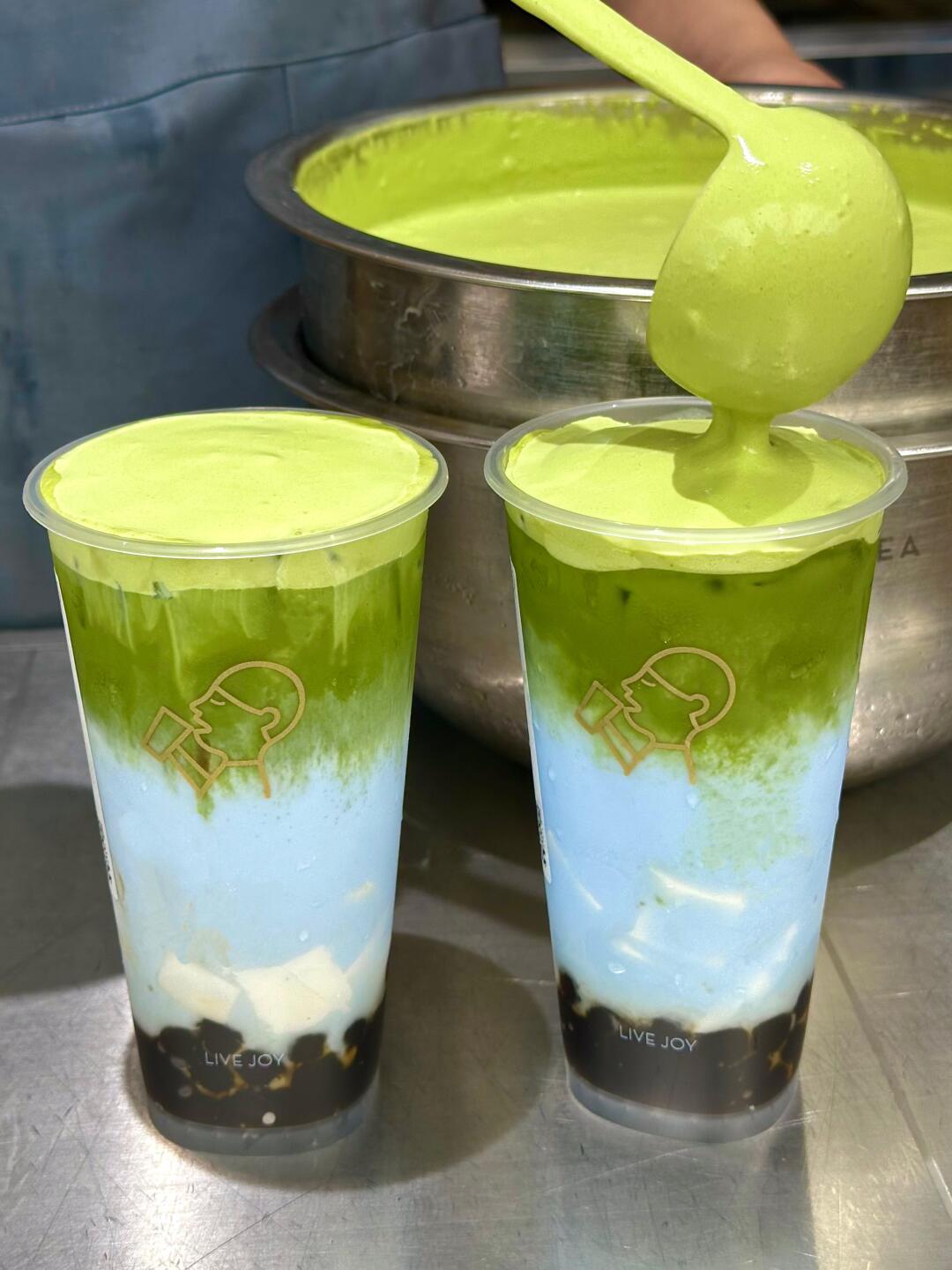 在香港！喜茶新品买一送一！Lisa定制款！