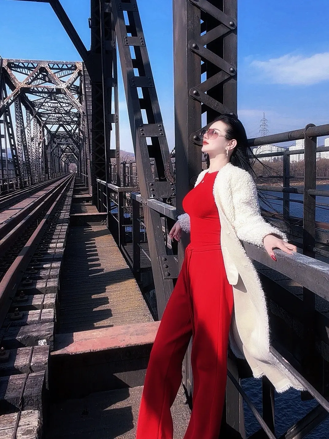 某一瞬间 是平静的自我接纳。