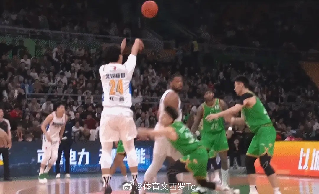 体育 15分逆转！赵睿13中11砍34分赵继伟空砍26分 北京终结辽宁6连胜辽宁