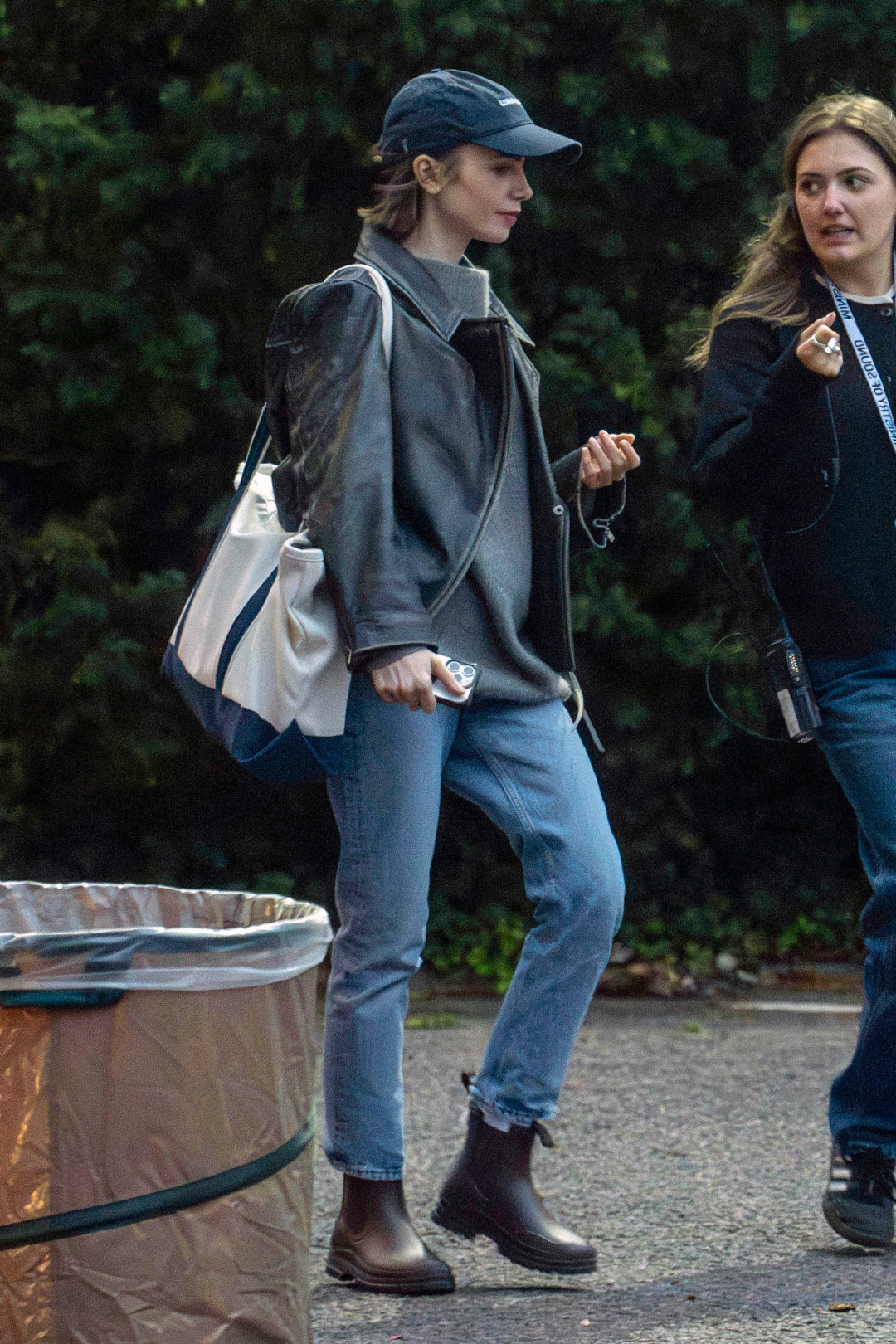 Lily Collins最新街拍路透，怎么瘦成了这样？ ​​​