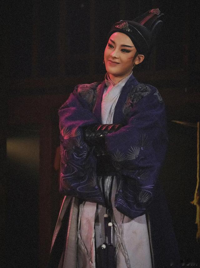 #陈丽君上桌了#上次她上浪姐，要是带动更多的人喜欢戏剧的话，那她就是很成功的一个