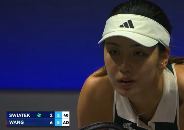 WTCC世界网球洲际对抗赛女单：王欣瑜2-0首胜斯瓦泰克