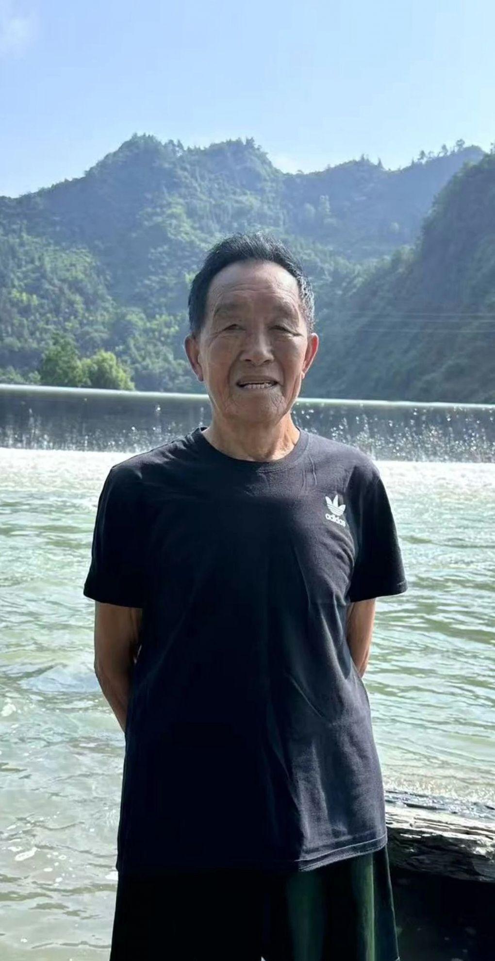 不是岁月的痕迹, 而是经历的沉淀与智慧的光芒