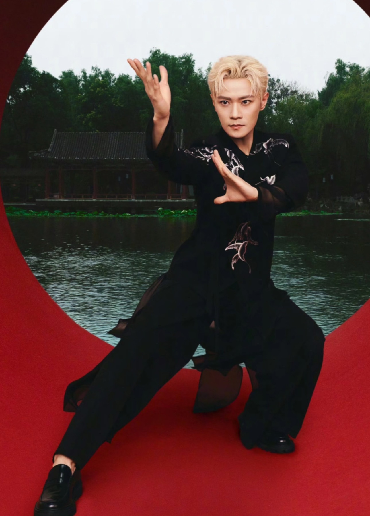 芭莎发的曹骏！没错！这就是我们中西结合的功夫甜心！ ​​​