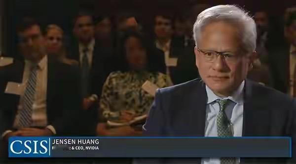 黄仁勋：美国建造一座数据中心要三年，中国建造医院只要一个周末

近些年，随着人工