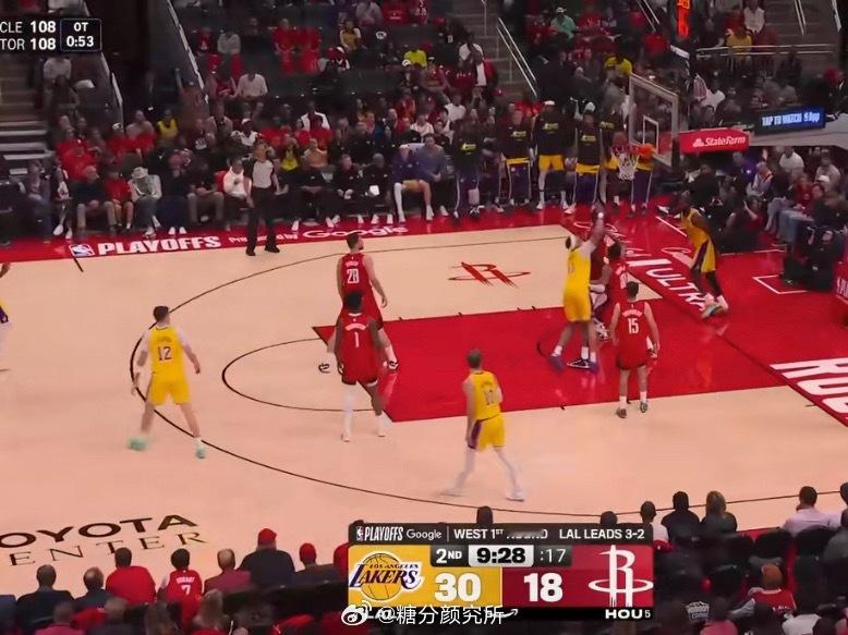 火箭半场仅得31分NBA季后赛G6湖人vs火箭，半场打完火箭仅拿31分，直接被湖