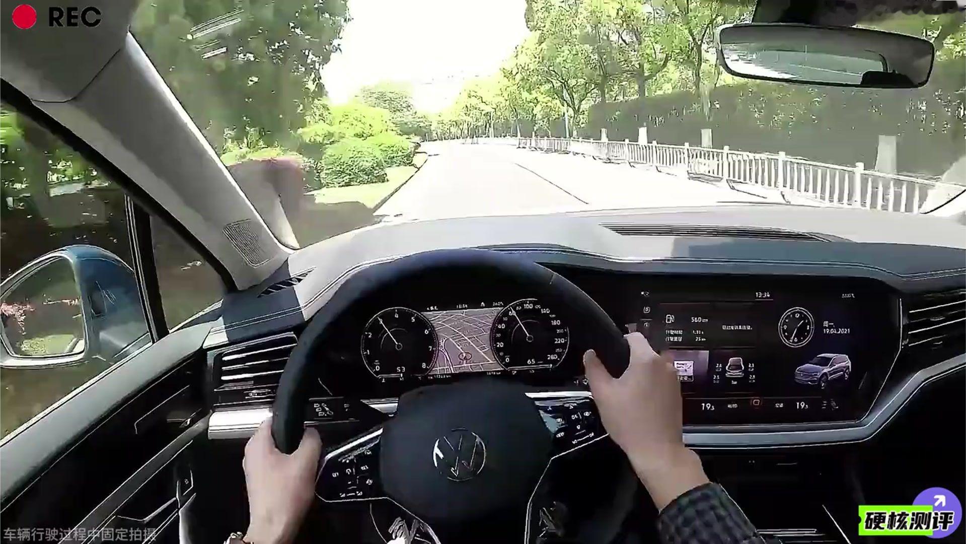76. 40万开完大众途锐，再开朋友的奔驰GLC，实测差距太大不能比