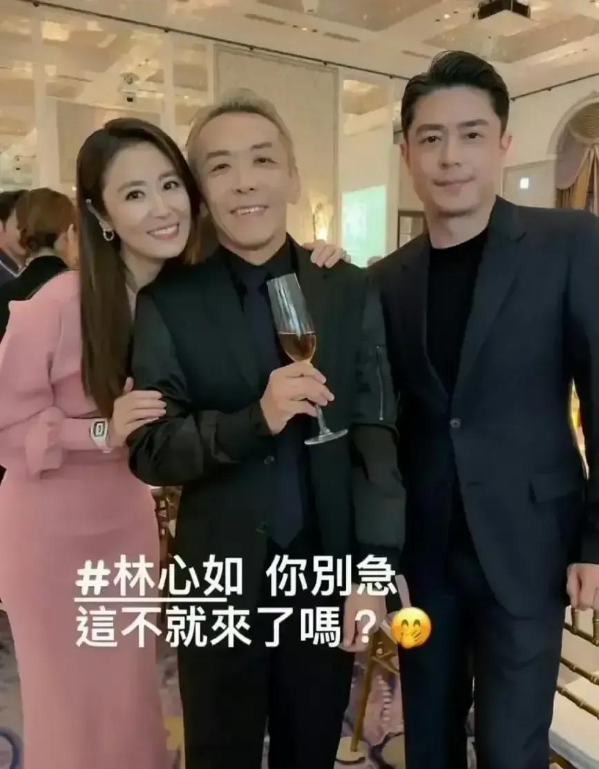 林心如霍建华七年前官宣结婚被喷老女人逼婚许玮宁邱泽去年领证全网嗑糖嗑到失眠。
我