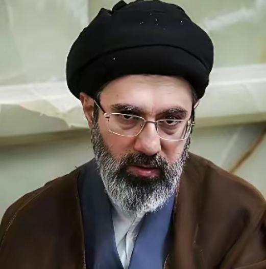 伊朗现在终于明白过来了，自己不管买什么装备都没用，现在的当务之急就是要把美国在自